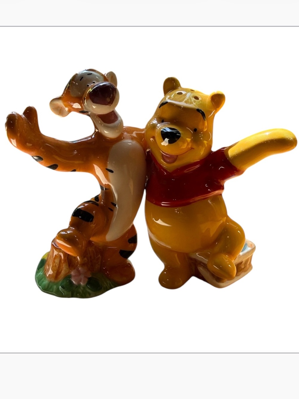 Disney's Winnie the Pooh & Tigger Ceramic Salt and Pepper Shakers Set - Picture 5 of 5